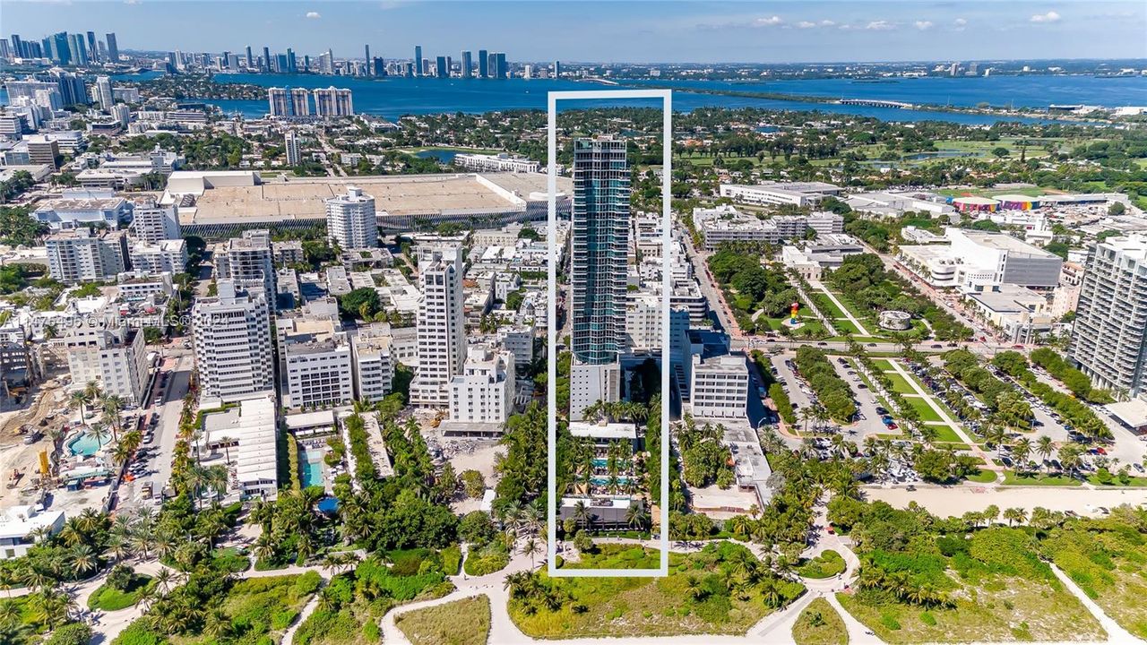 Recently Sold: $5,500,000 (2 beds, 2 baths, 1316 Square Feet)