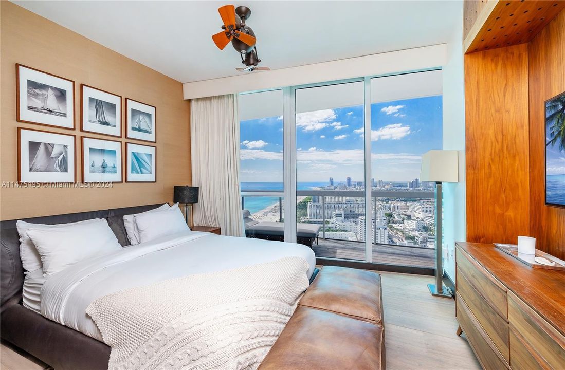 Recently Sold: $5,500,000 (2 beds, 2 baths, 1316 Square Feet)