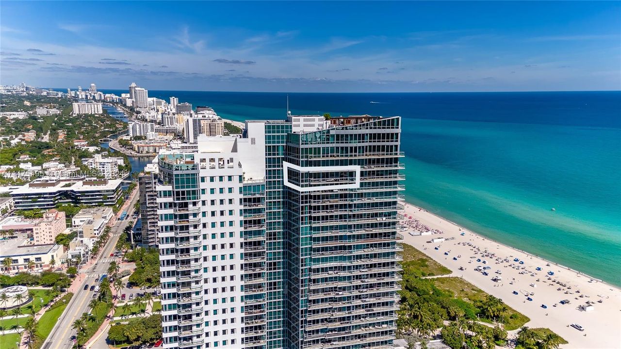 Recently Sold: $5,500,000 (2 beds, 2 baths, 1316 Square Feet)