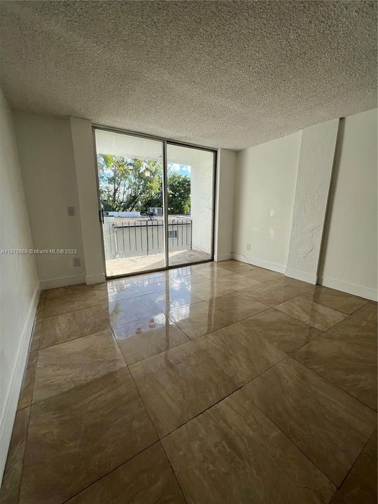 Recently Rented: $1,750 (1 beds, 1 baths, 779 Square Feet)