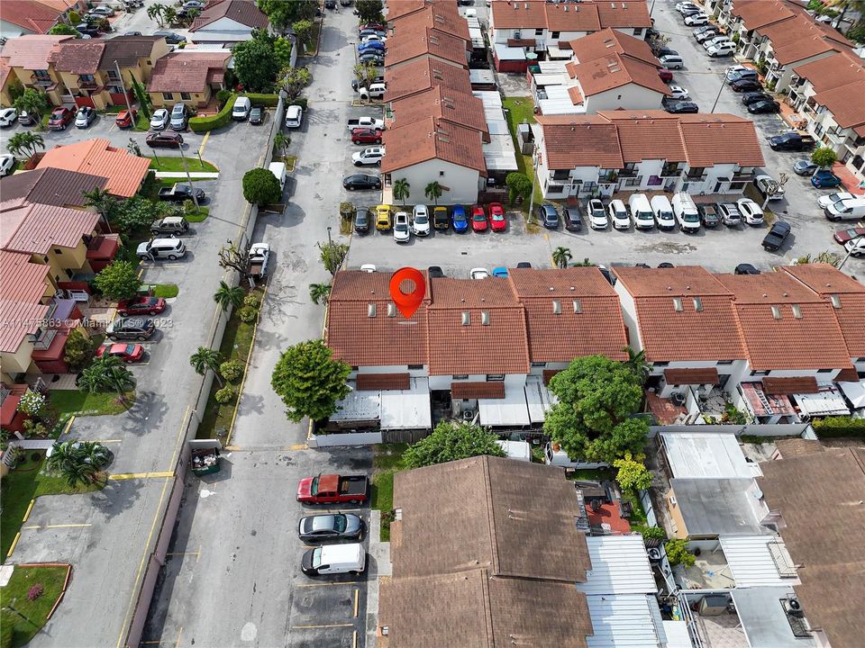 Recently Sold: $299,500 (2 beds, 1 baths, 1032 Square Feet)