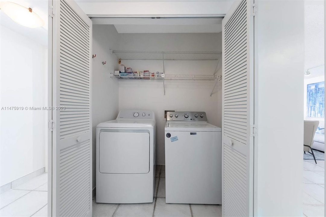 最近售出: $1,250,000 (2 贝兹, 2 浴室, 1500 平方英尺)