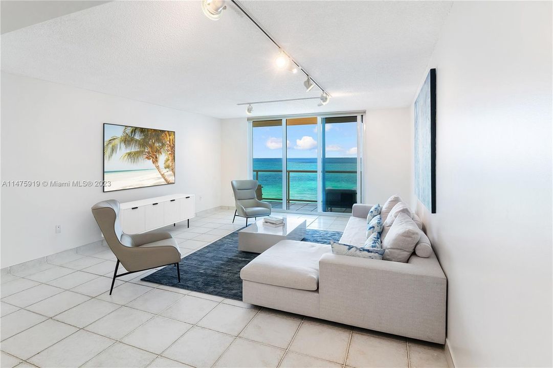 最近售出: $1,250,000 (2 贝兹, 2 浴室, 1500 平方英尺)