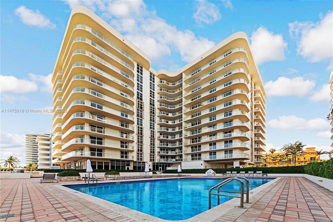 最近售出: $1,250,000 (2 贝兹, 2 浴室, 1500 平方英尺)