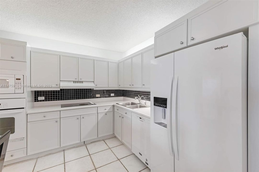 最近售出: $1,250,000 (2 贝兹, 2 浴室, 1500 平方英尺)