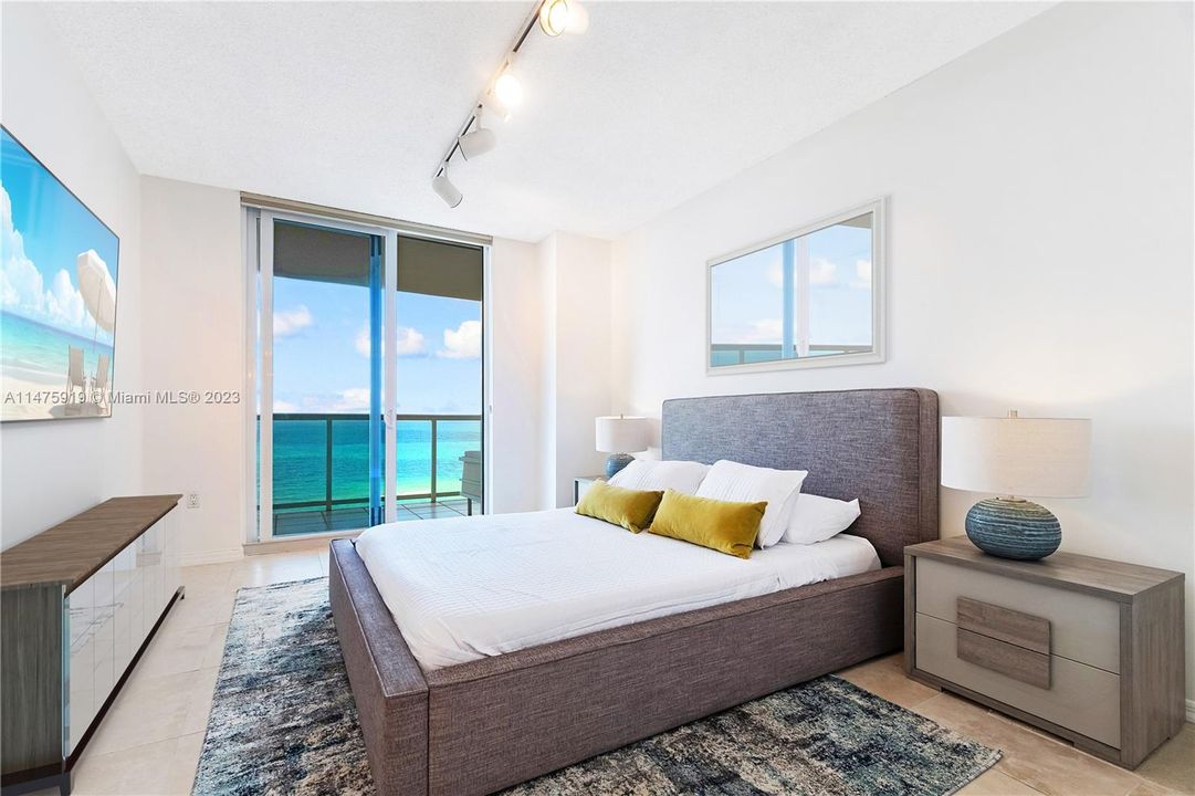 最近售出: $1,250,000 (2 贝兹, 2 浴室, 1500 平方英尺)