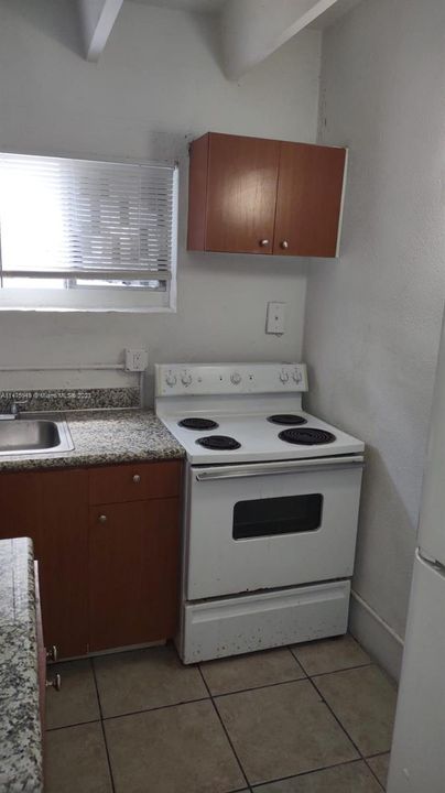 Recently Rented: $1,350 (0 beds, 1 baths, 400 Square Feet)