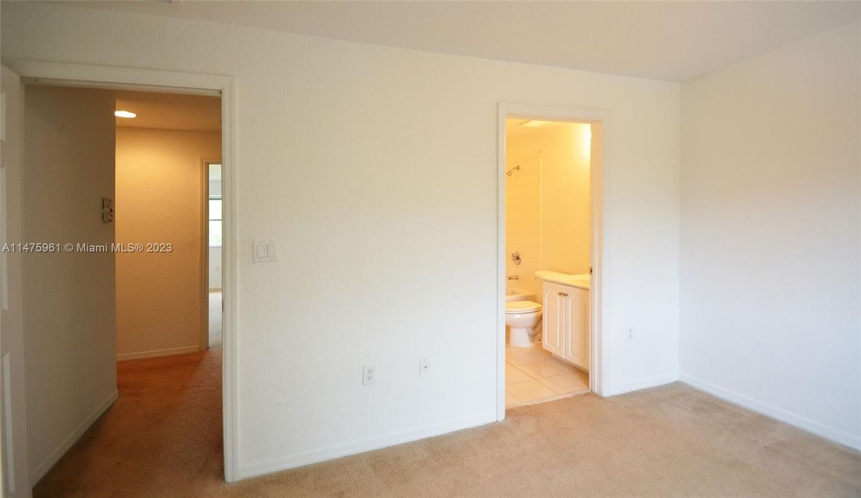 For Rent: $2,750 (3 beds, 2 baths, 1640 Square Feet)