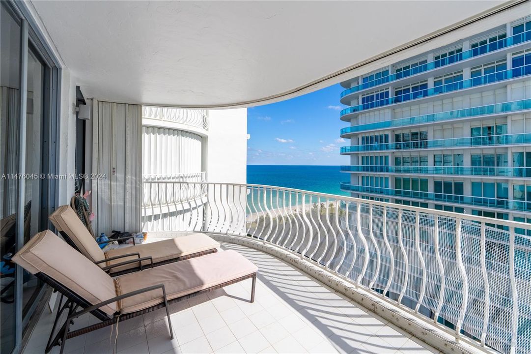 Recently Sold: $1,789,000 (2 beds, 3 baths, 2525 Square Feet)