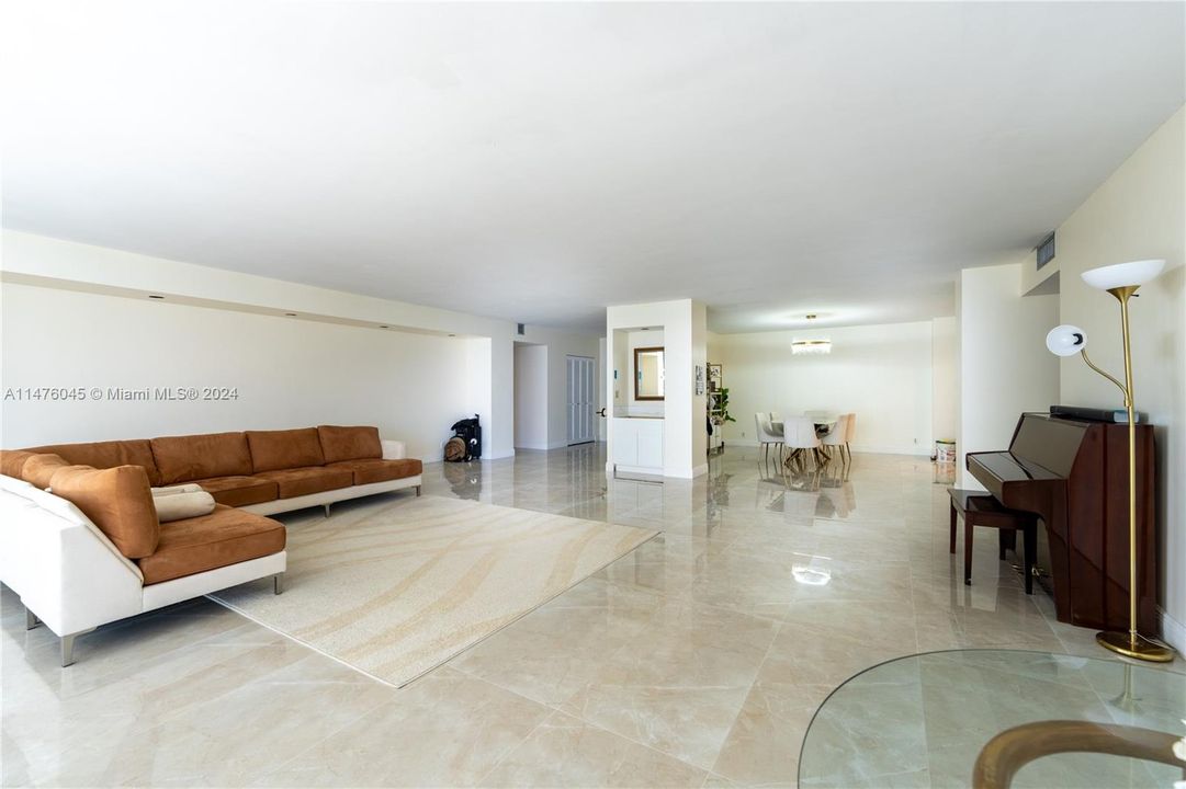 Recently Sold: $1,789,000 (2 beds, 3 baths, 2525 Square Feet)