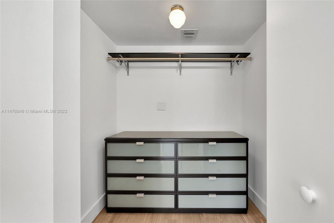 Vendido Recientemente: $685,000 (2 camas, 2 baños, 1278 Pies cuadrados)