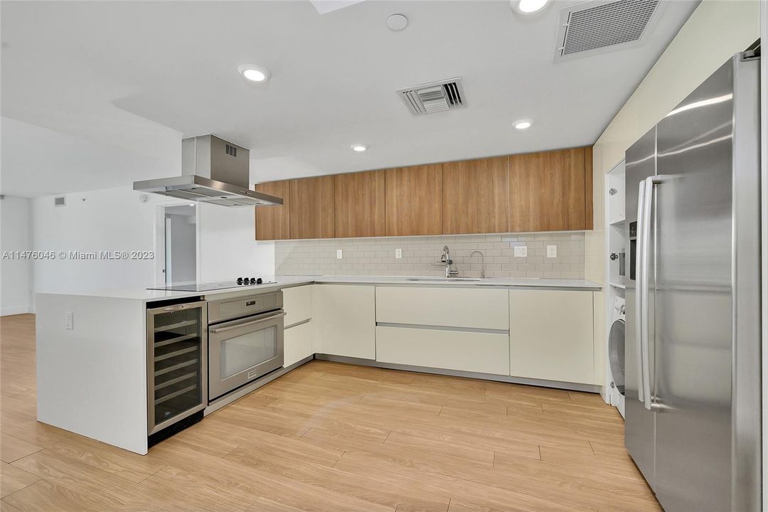 Vendido Recientemente: $685,000 (2 camas, 2 baños, 1278 Pies cuadrados)