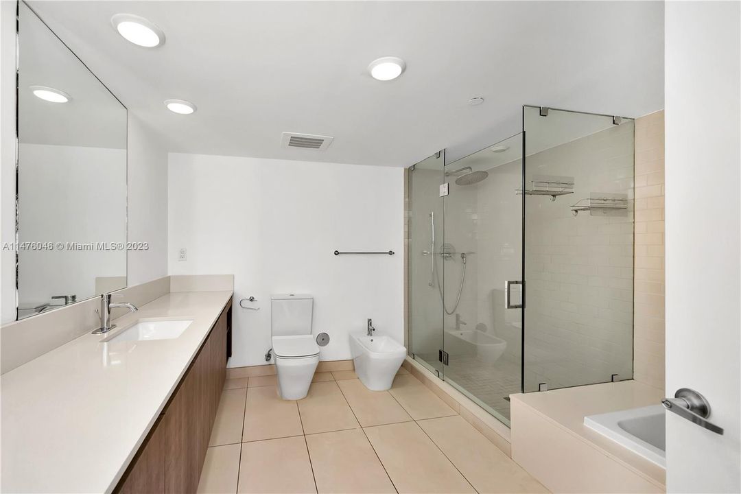 Vendido Recientemente: $685,000 (2 camas, 2 baños, 1278 Pies cuadrados)