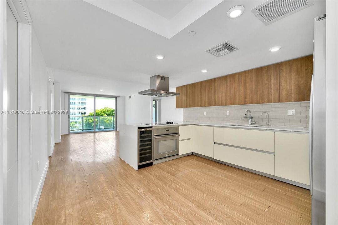 Vendido Recientemente: $685,000 (2 camas, 2 baños, 1278 Pies cuadrados)