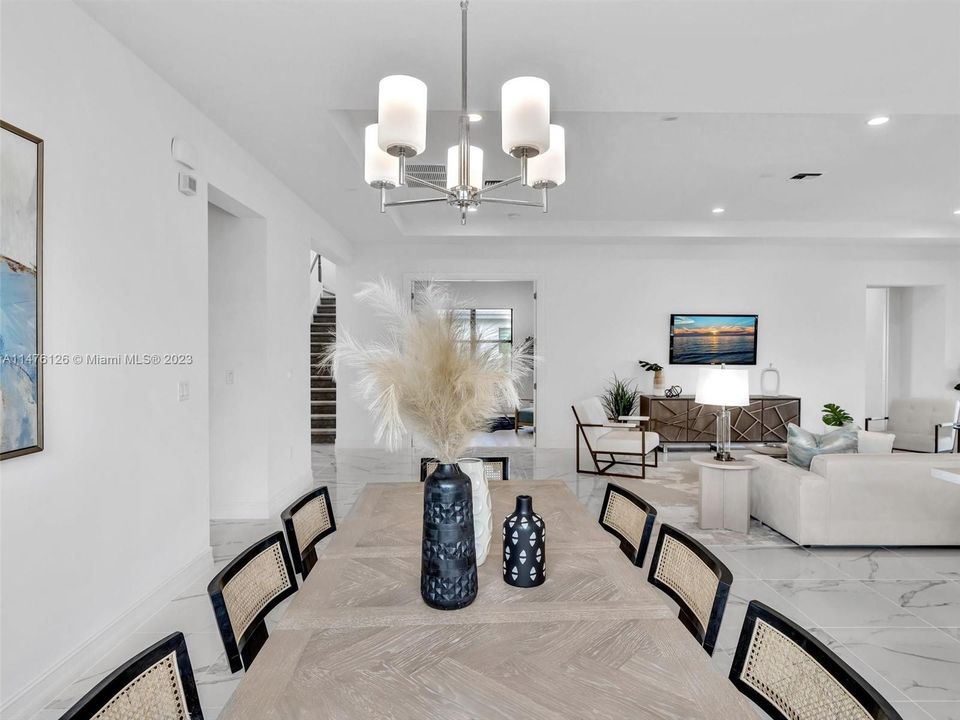 Recently Sold: $1,850,000 (5 beds, 4 baths, 3716 Square Feet)