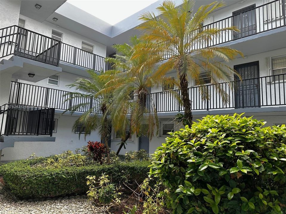 Recently Sold: $310,000 (2 beds, 1 baths, 900 Square Feet)