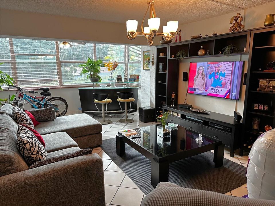 Recently Sold: $310,000 (2 beds, 1 baths, 900 Square Feet)