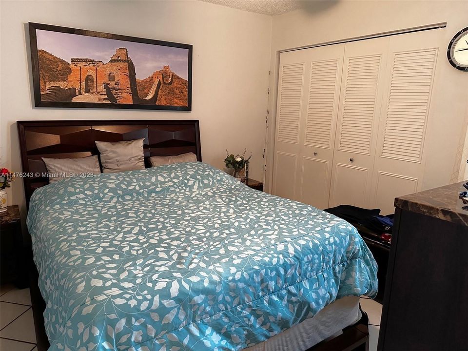 Recently Sold: $310,000 (2 beds, 1 baths, 900 Square Feet)