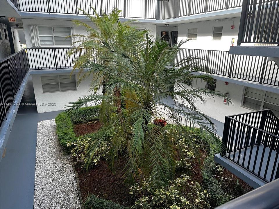 Recently Sold: $310,000 (2 beds, 1 baths, 900 Square Feet)