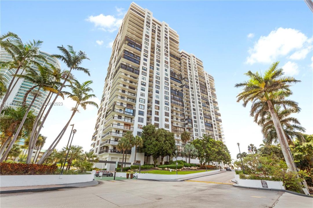 For Sale: $770,000 (2 beds, 2 baths, 1460 Square Feet)
