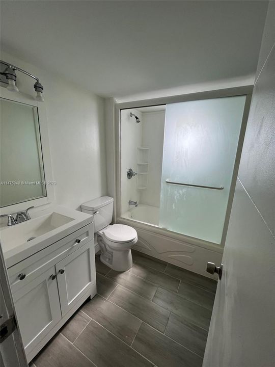 Recently Rented: $1,700 (1 beds, 1 baths, 598 Square Feet)