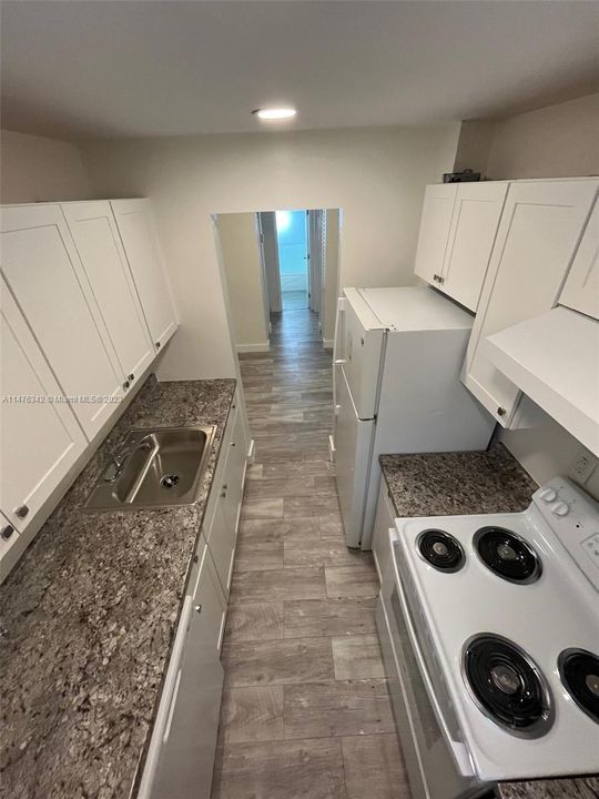 Recently Rented: $1,700 (1 beds, 1 baths, 598 Square Feet)