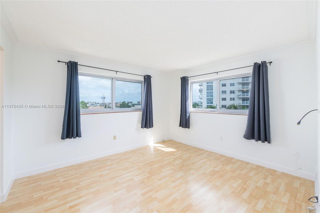 Недавно продано: $339,500 (1 спален, 1 ванн, 706 Квадратных фут)