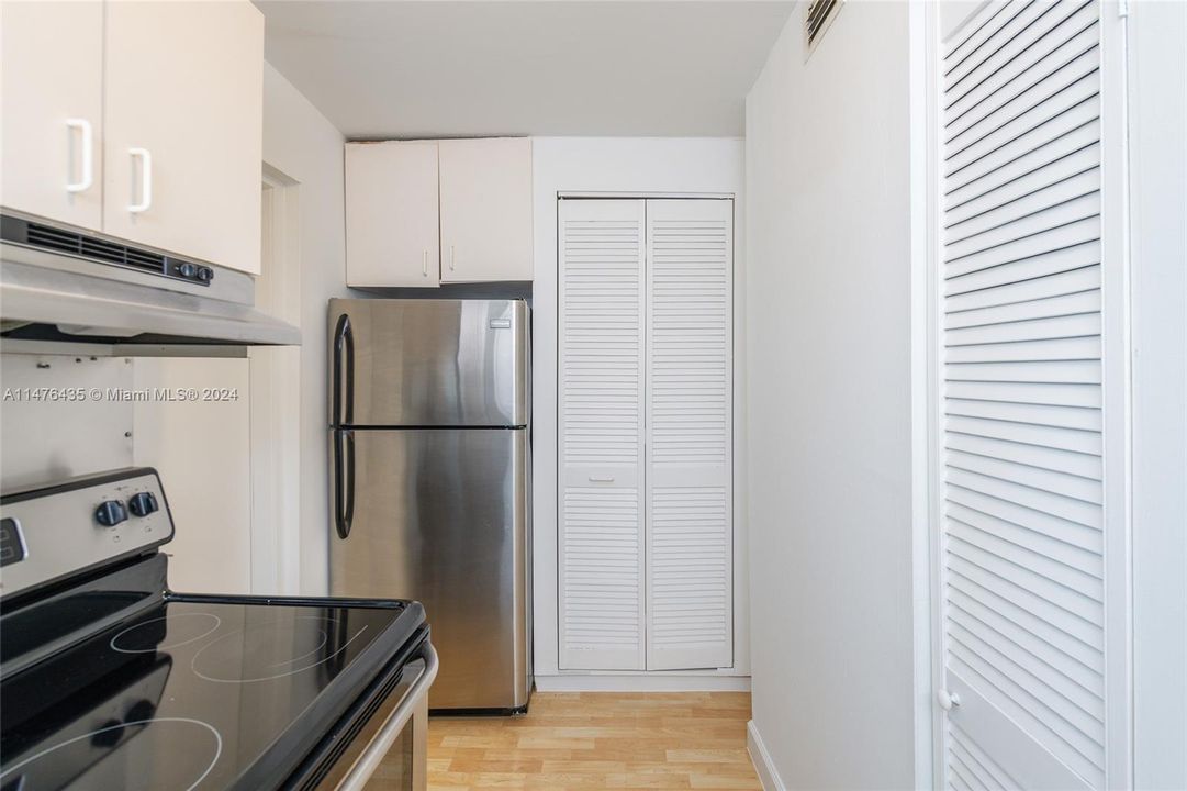 Недавно продано: $339,500 (1 спален, 1 ванн, 706 Квадратных фут)