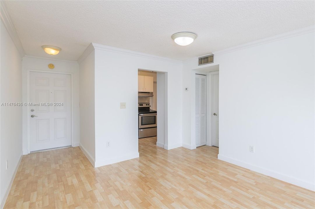 Недавно продано: $339,500 (1 спален, 1 ванн, 706 Квадратных фут)