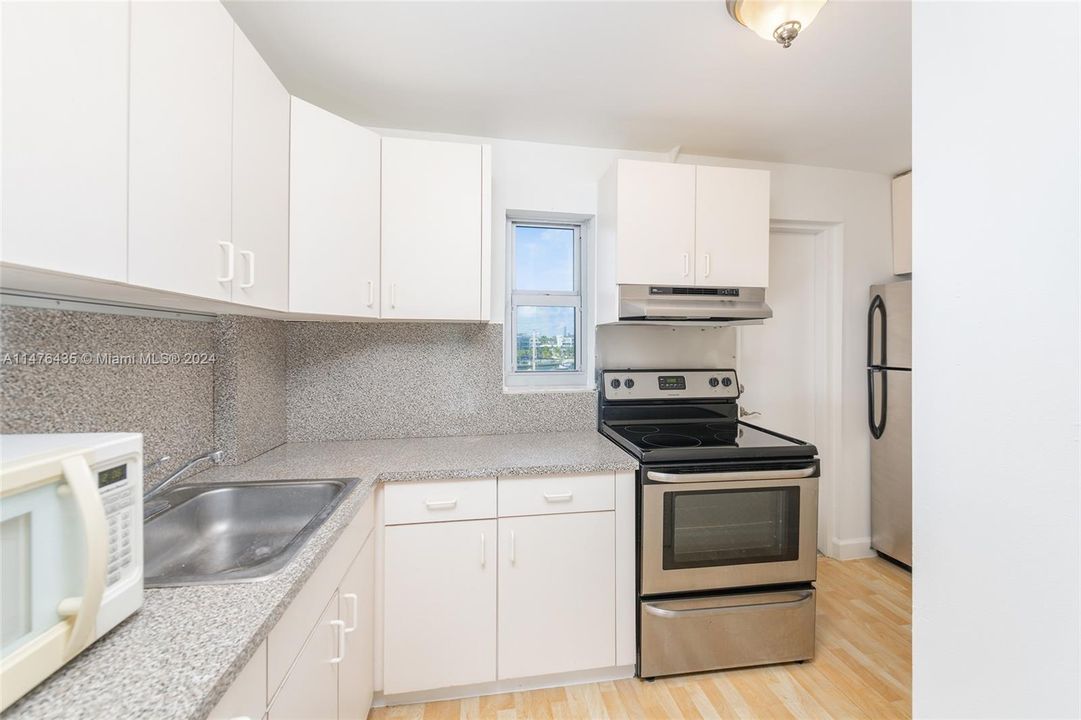 Недавно продано: $339,500 (1 спален, 1 ванн, 706 Квадратных фут)