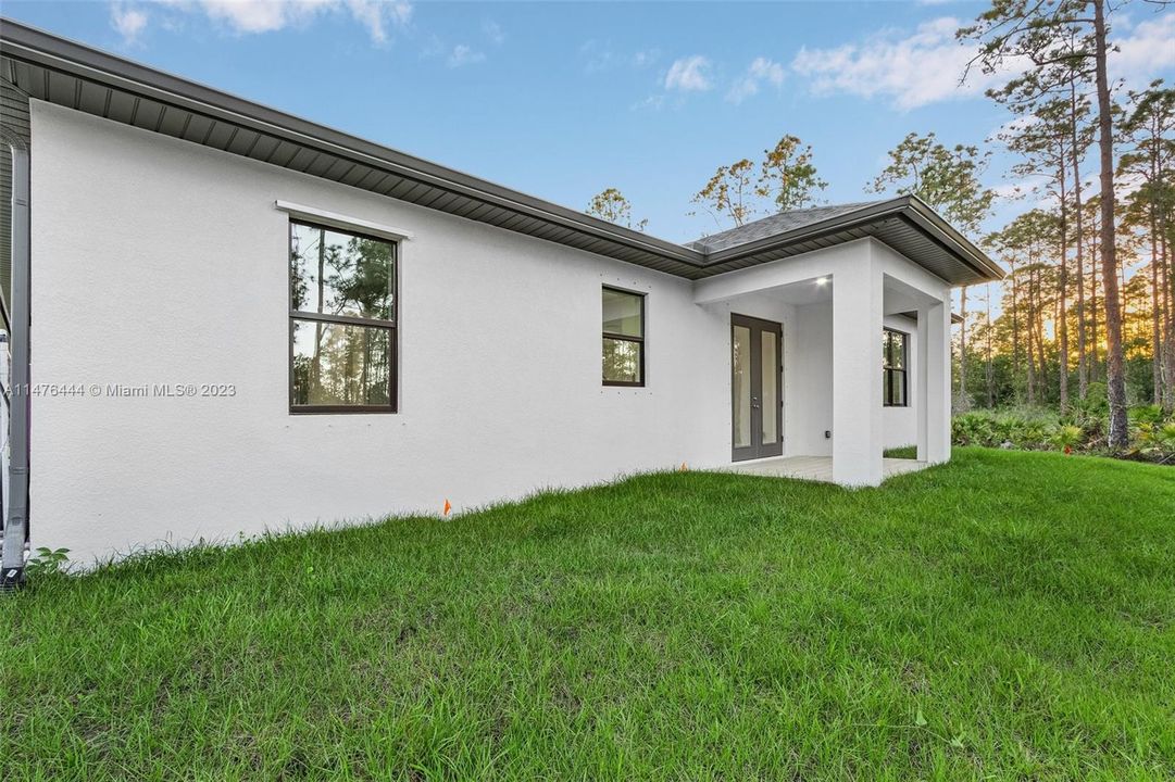 Недавно продано: $479,000 (3 спален, 2 ванн, 1519 Квадратных фут)