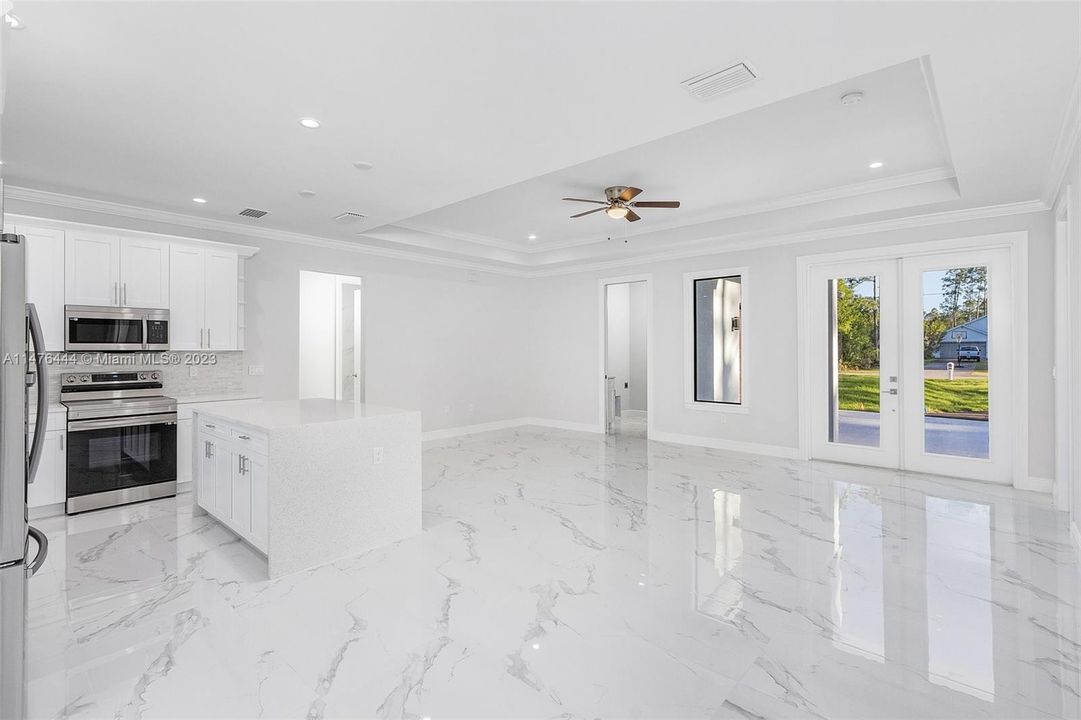 Недавно продано: $479,000 (3 спален, 2 ванн, 1519 Квадратных фут)