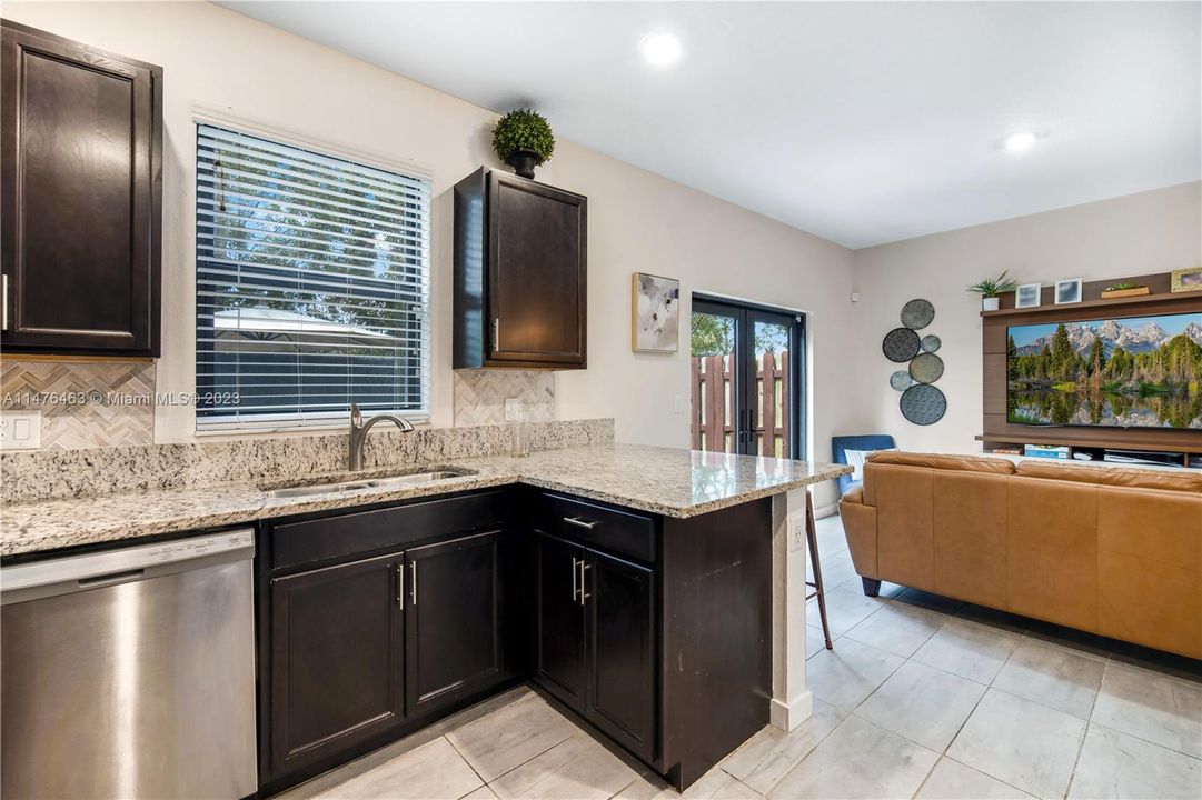 For Sale: $549,000 (3 beds, 2 baths, 1378 Square Feet)