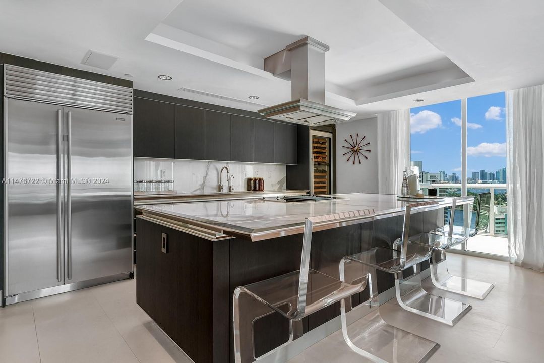 Active With Contract: $7,500,000 (3 beds, 2 baths, 4750 Square Feet)