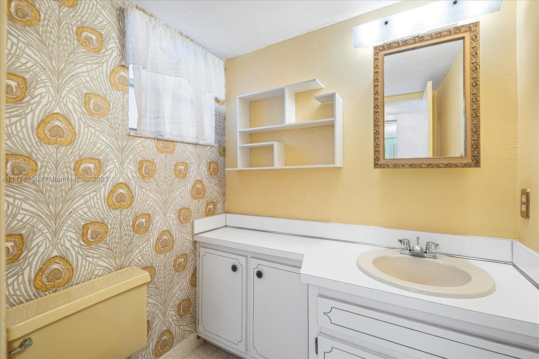 Vendido Recientemente: $216,500 (1 camas, 1 baños, 830 Pies cuadrados)