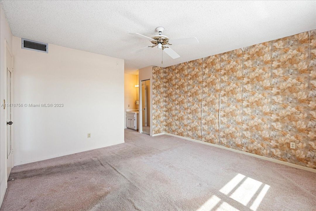 Vendido Recientemente: $216,500 (1 camas, 1 baños, 830 Pies cuadrados)