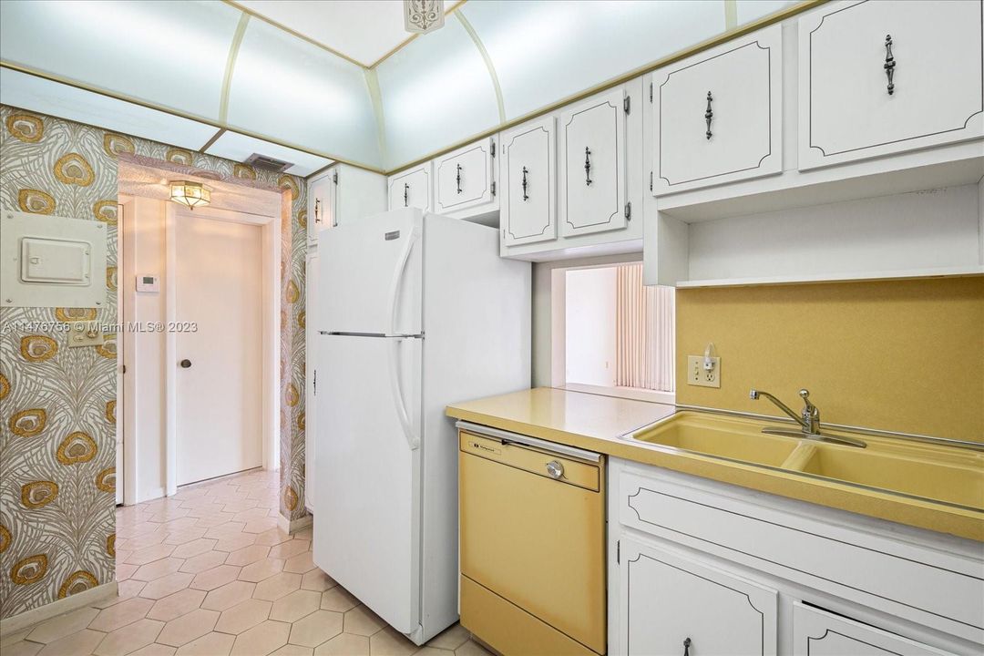 Vendido Recientemente: $216,500 (1 camas, 1 baños, 830 Pies cuadrados)