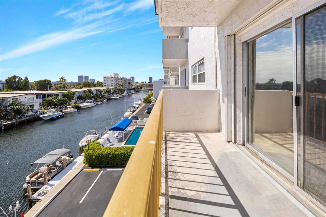 Vendido Recientemente: $216,500 (1 camas, 1 baños, 830 Pies cuadrados)