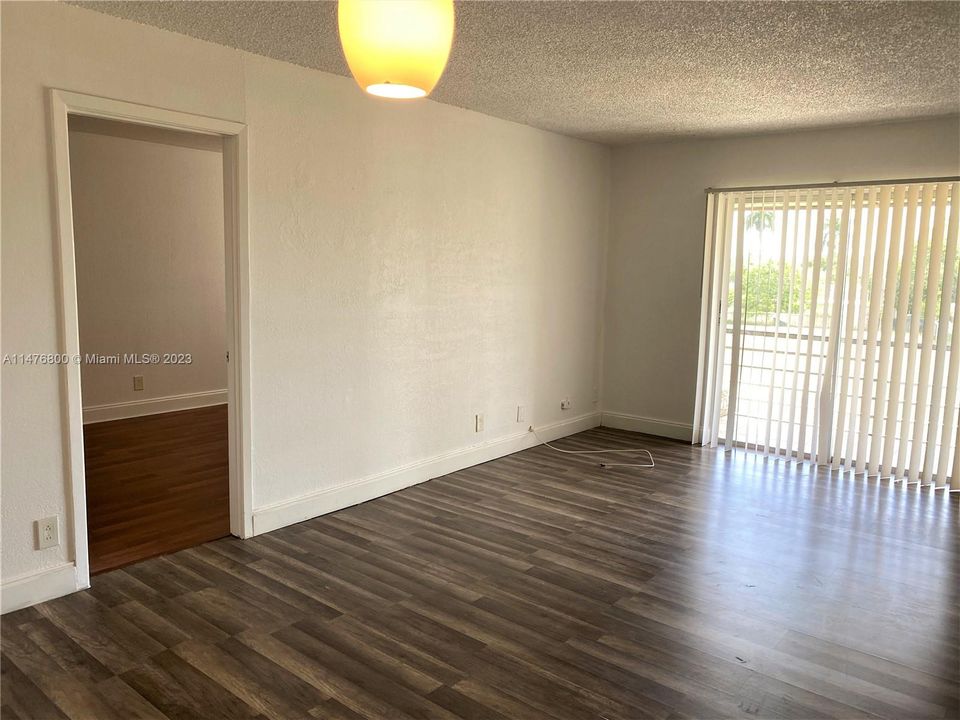 Recently Sold: $170,000 (1 beds, 1 baths, 683 Square Feet)