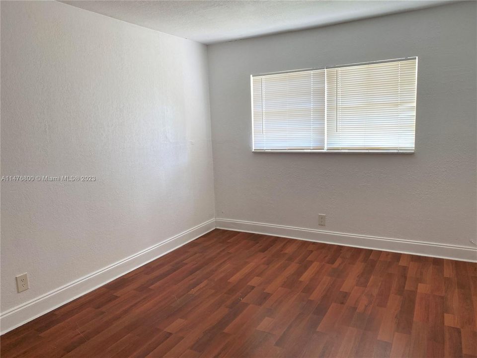 Recently Sold: $170,000 (1 beds, 1 baths, 683 Square Feet)