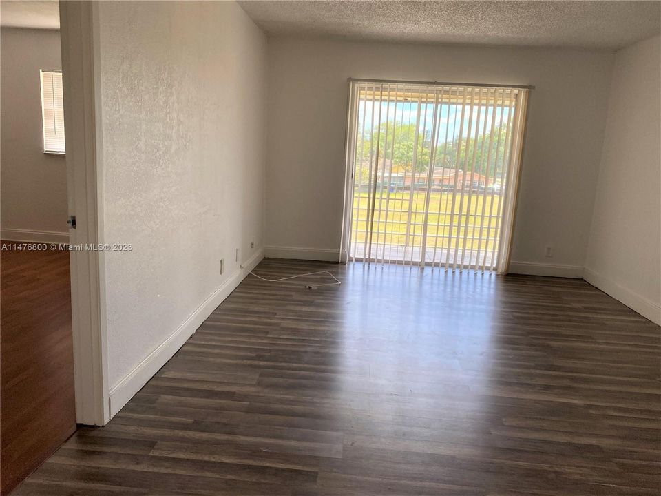 Recently Sold: $170,000 (1 beds, 1 baths, 683 Square Feet)