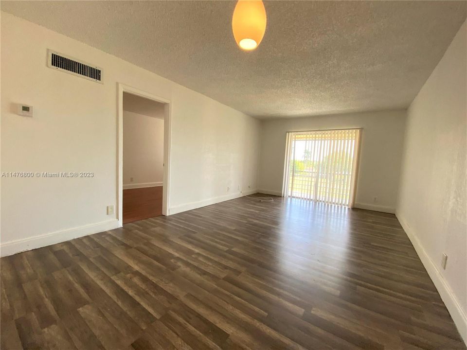 Recently Sold: $170,000 (1 beds, 1 baths, 683 Square Feet)