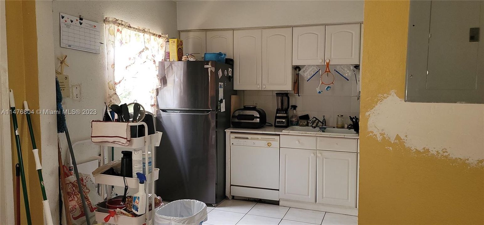 Activo con contrato: $229,000 (3 camas, 2 baños, 1496 Pies cuadrados)