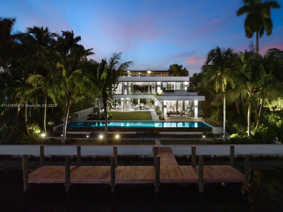 For Sale: $48,500,000 (8 beds, 9 baths, 14930 Square Feet)