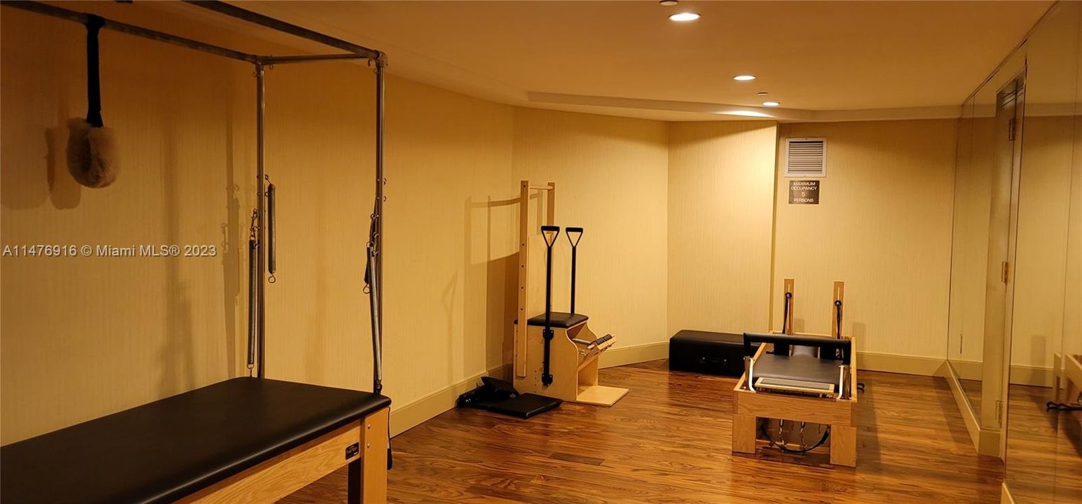 Recently Rented: $4,200 (2 beds, 2 baths, 1256 Square Feet)