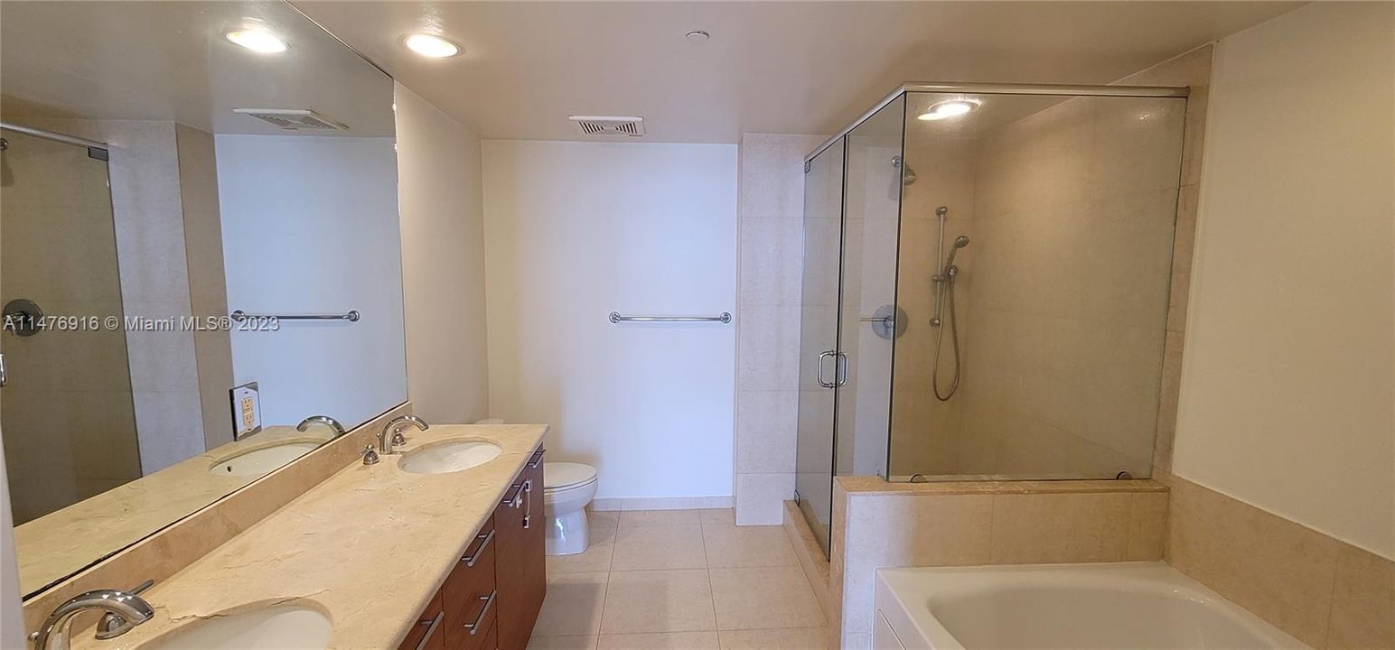 Recently Rented: $4,200 (2 beds, 2 baths, 1256 Square Feet)