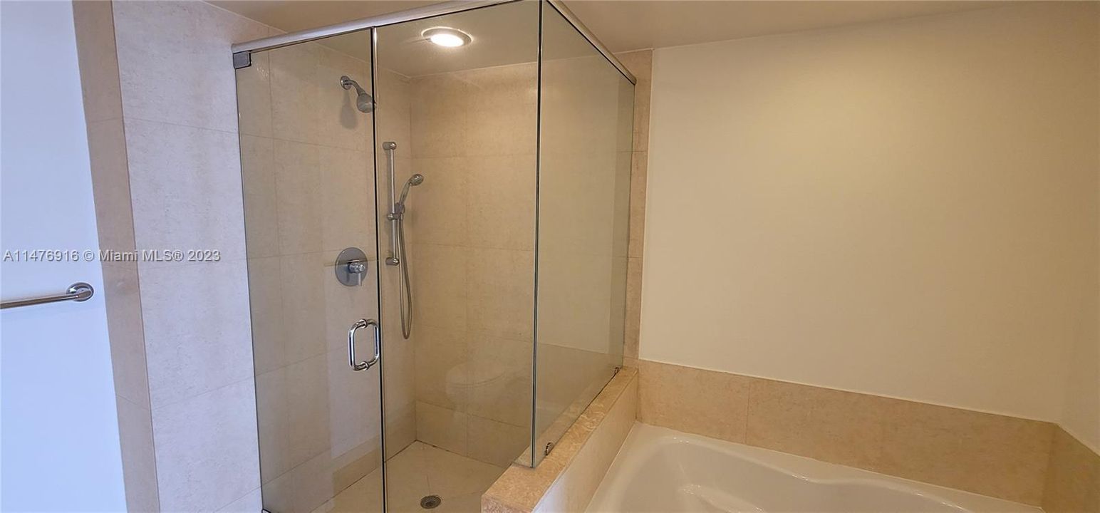 Recently Rented: $4,200 (2 beds, 2 baths, 1256 Square Feet)