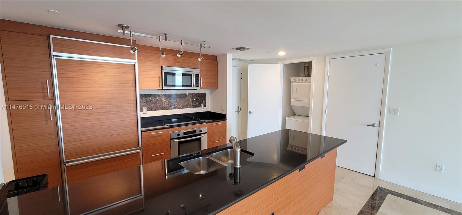 Recently Rented: $4,200 (2 beds, 2 baths, 1256 Square Feet)