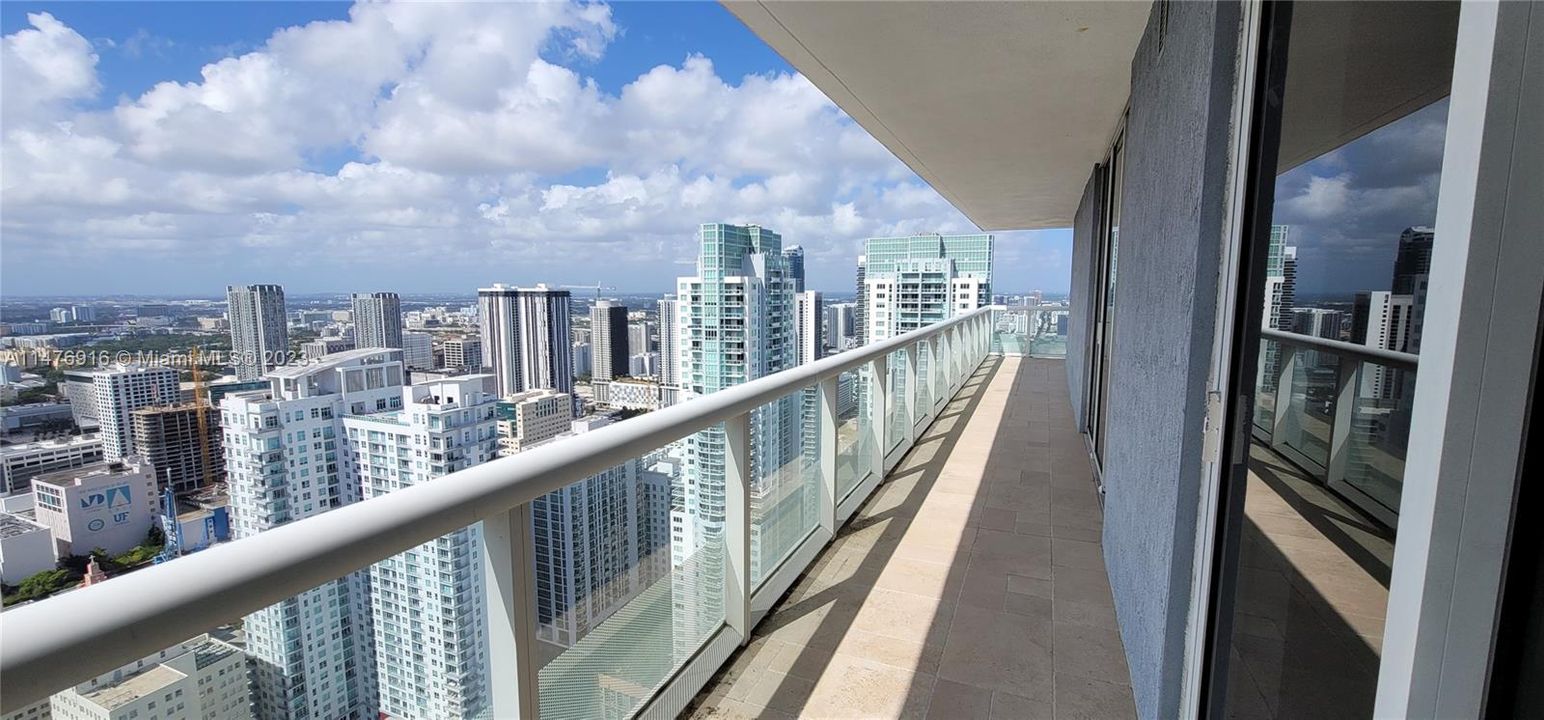 Recently Rented: $4,200 (2 beds, 2 baths, 1256 Square Feet)