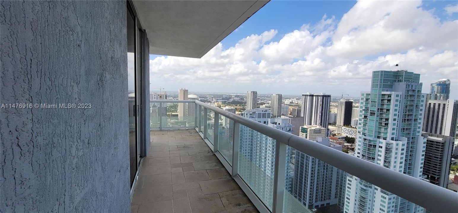 Recently Rented: $4,200 (2 beds, 2 baths, 1256 Square Feet)